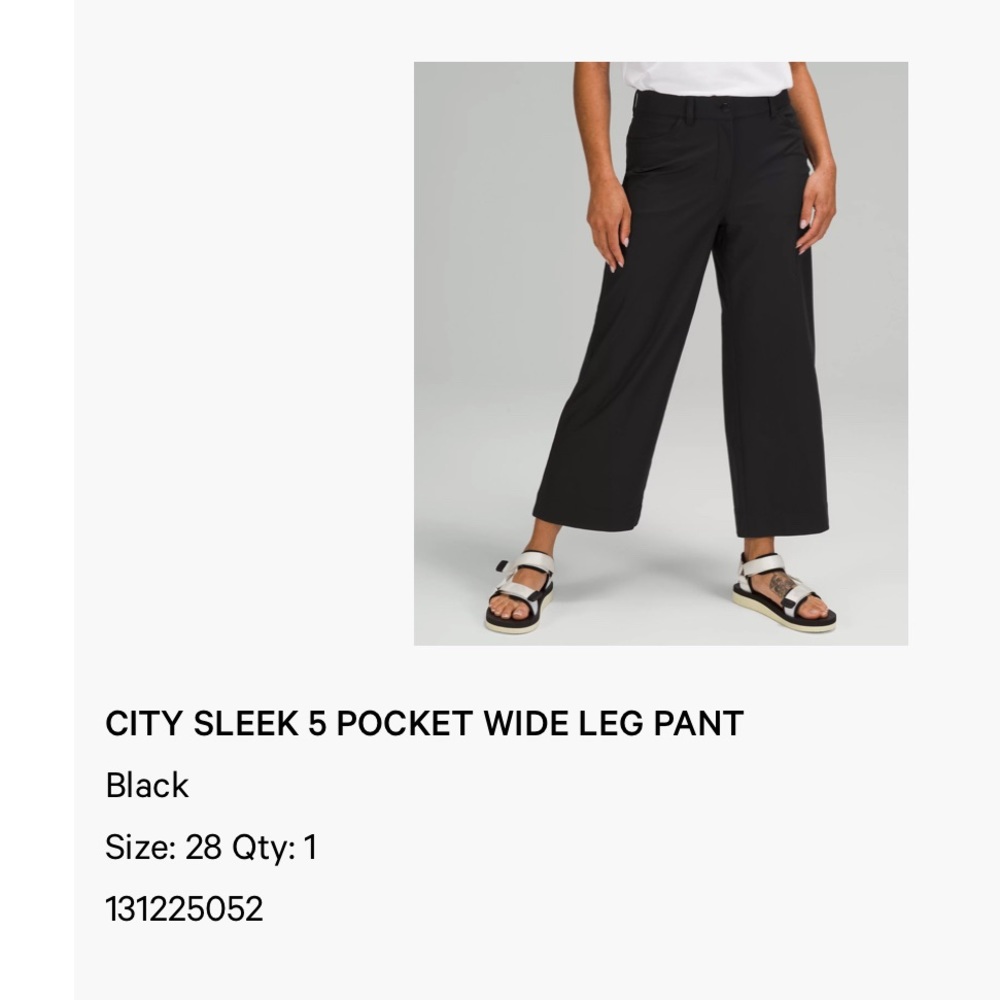Lululemon CITY SLEEK 5 POCKET WIDE LEG PANT
Black Size: 28